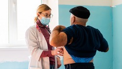 Врачи узких специальностей посетили посёлок Новокавказский
