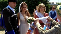 Казаки провели для молодожёнов свадебный обряд в Ставрополе