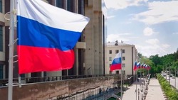 Аллея российских триколоров украсила Ставрополь в День России 