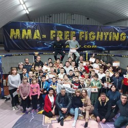 Александровские бойцы заняли первое место на чемпионате края по ММА